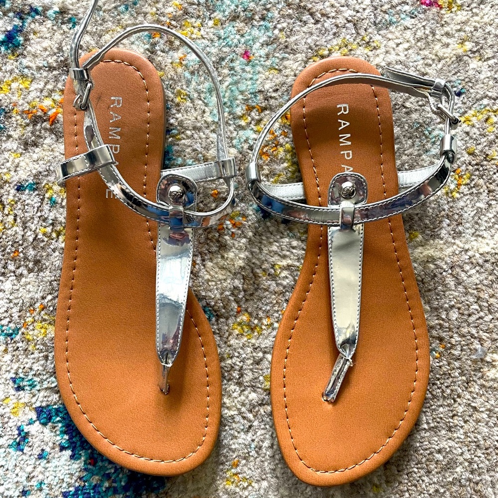 NEW Rampage Sandals Thongs Silver Metallic Ankle Strap sz 6.5